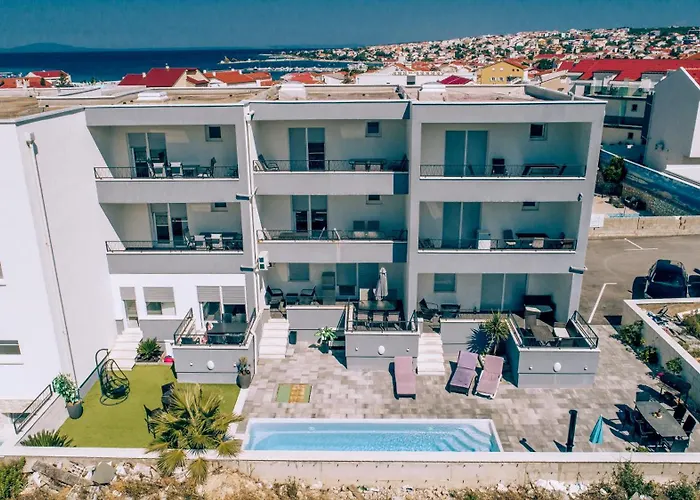 Apartments Am\'An With Pool, Novalja
