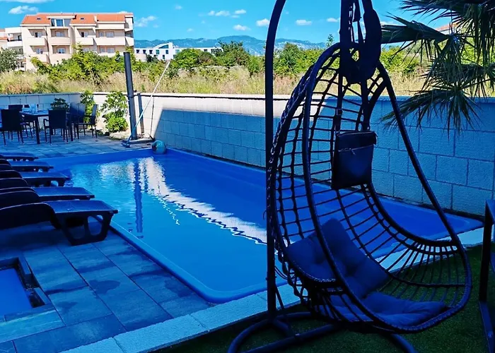Apartments Am\'An With Pool, Novalja