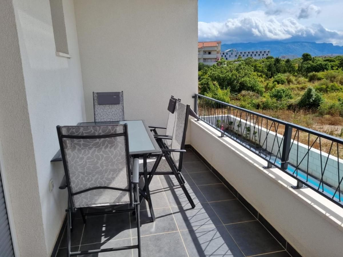 Am'an With Pool, Apartment Novalja