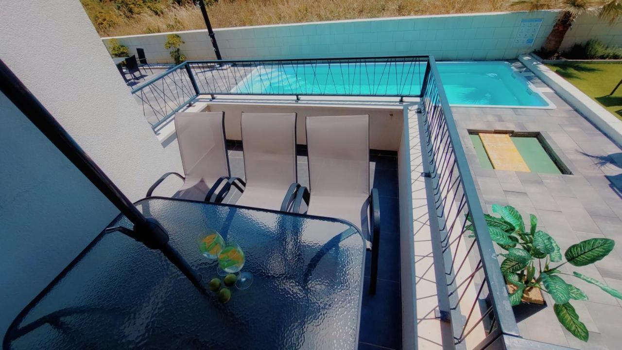Am'an With Pool, Novalja