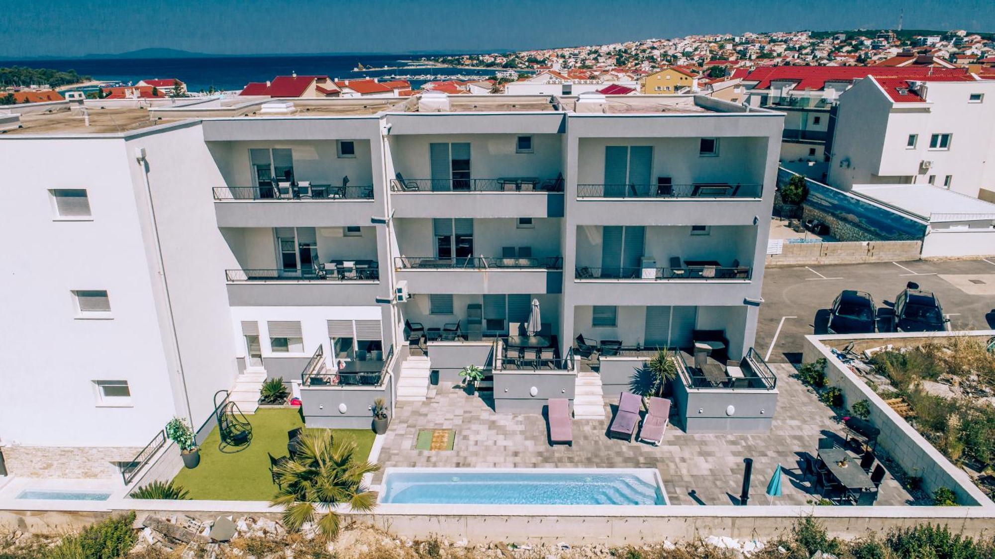 Am'an With Pool, Apartment