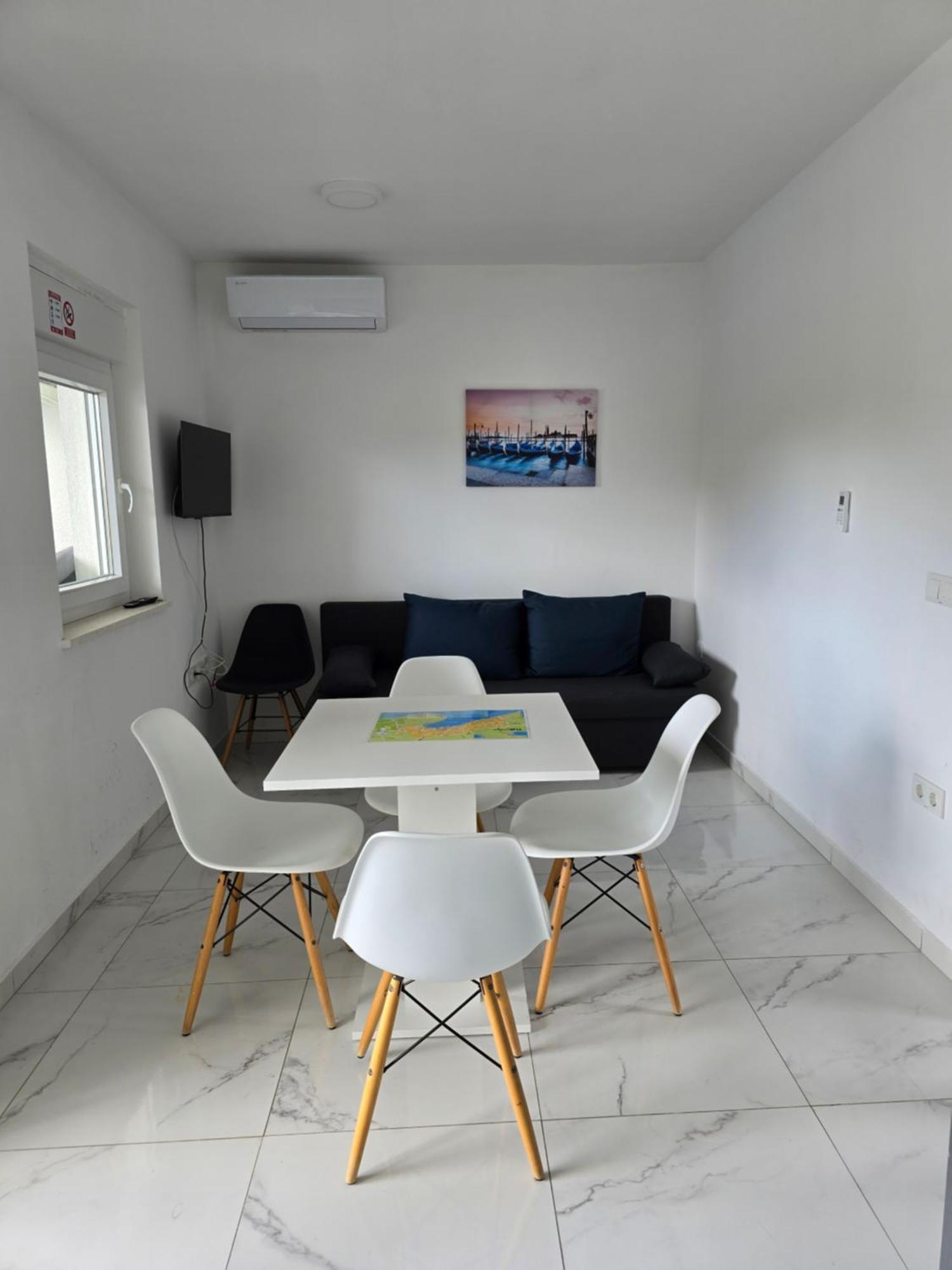 Apartment Am'an With Pool,