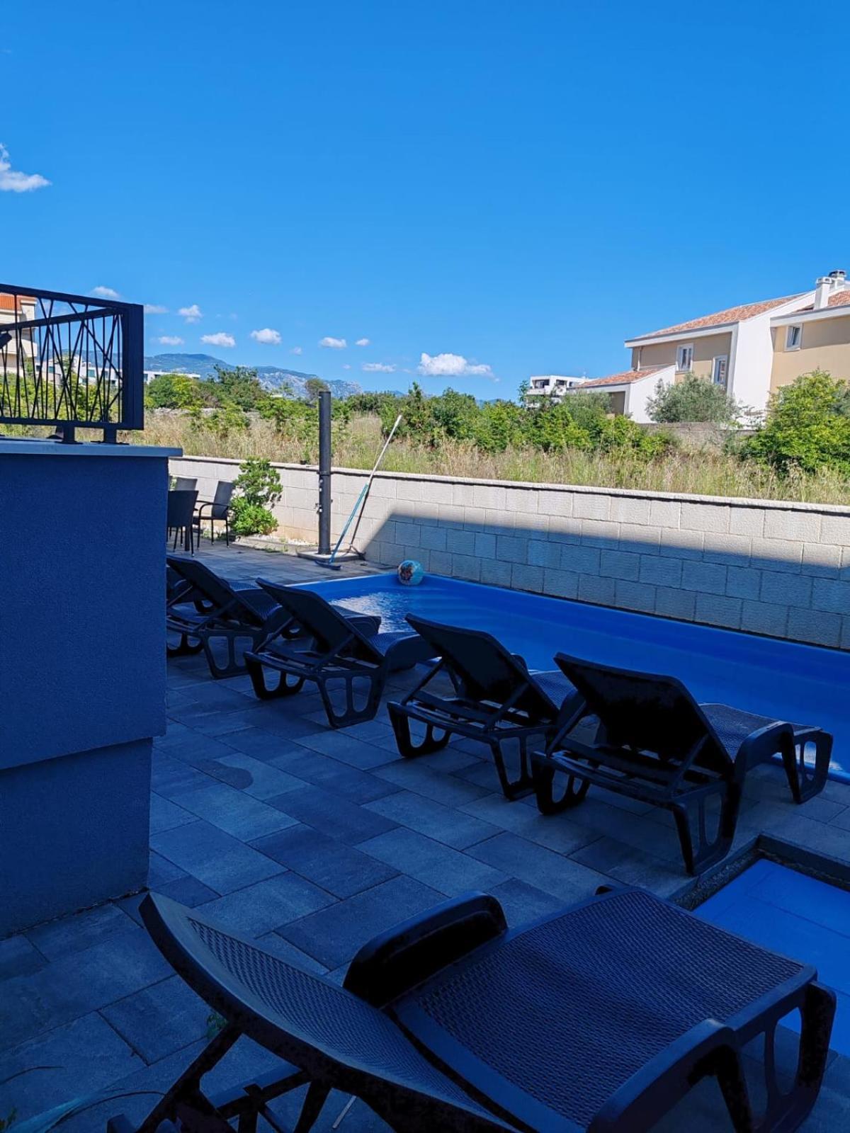 Am'an With Pool, Apartment Novalja