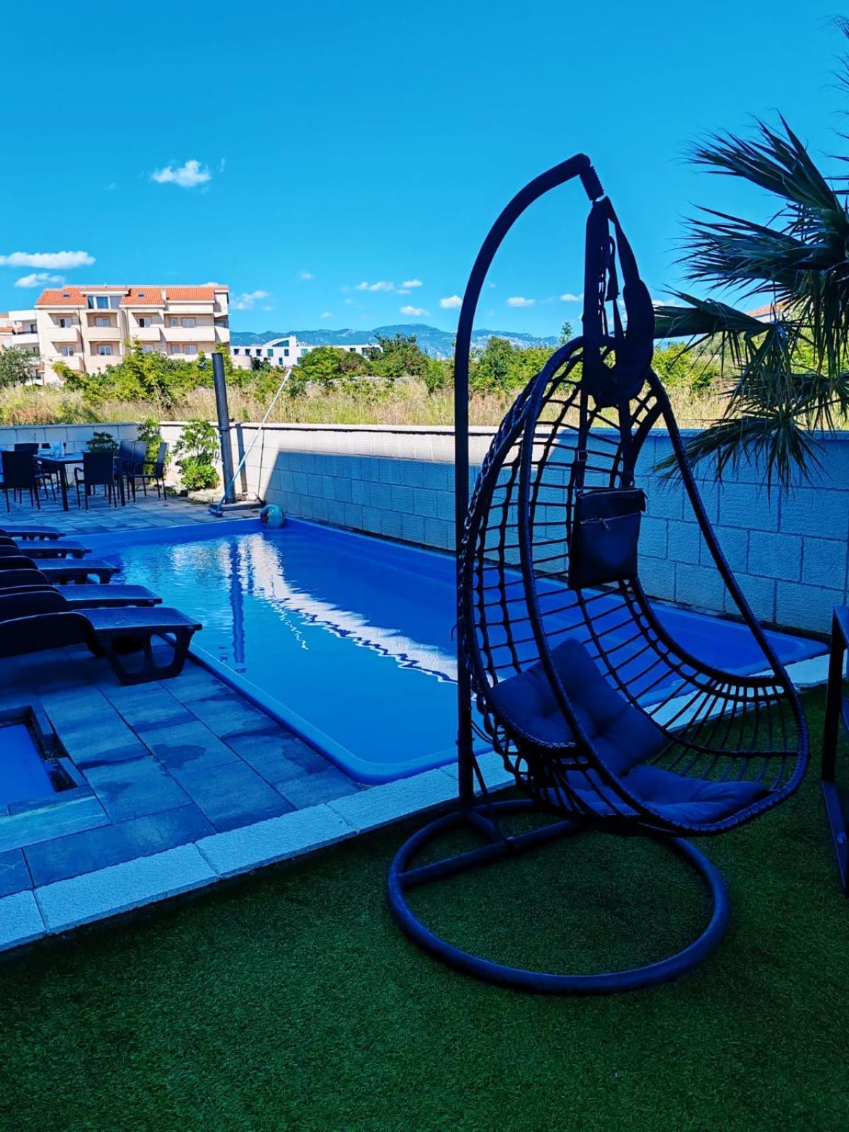 Am'an With Pool,